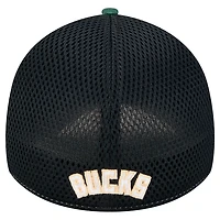 New Era Hunter Milwaukee Bucks Active Tech Neo Flex 39THIRTY Flex Hat