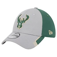 New Era Hunter Milwaukee Bucks Active Trim 39THIRTY Flex Hat