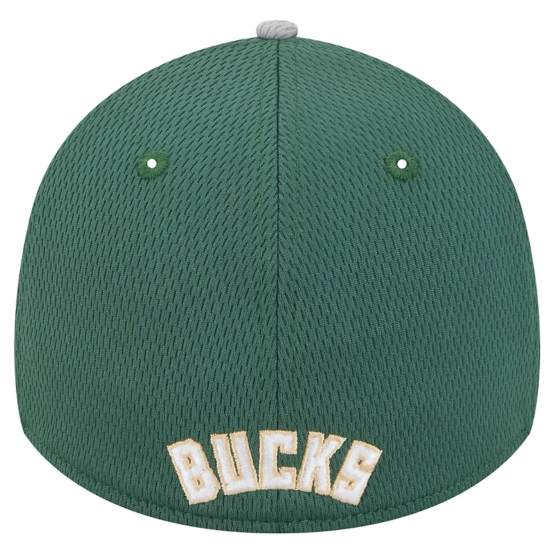 New Era Hunter Milwaukee Bucks Active Trim 39THIRTY Flex Hat
