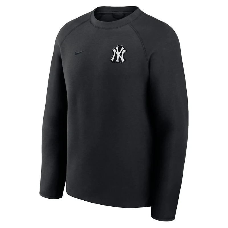 Nike New York Yankees Tech Fleece Raglan Sweatshirt