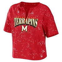 WEAR by Erin Andrews Maryland Terrapins Bleach Wash Splatter Cropped Notch Neck T-Shirt