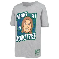 Youth Mitchell  Ness Dirk Nowitzki Heathered Gray Dallas Mavericks Hardwood Classics King of the Court Player T-Shirt