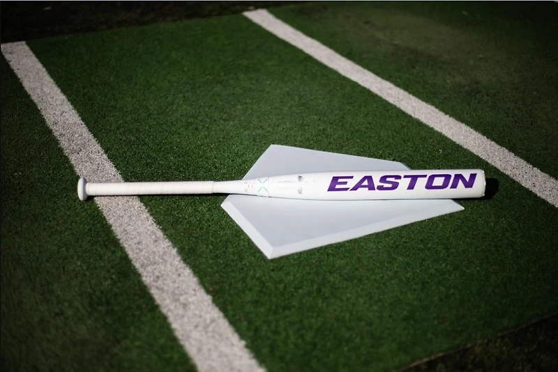 Easton Firefly Fastpitch Softball Bat -12