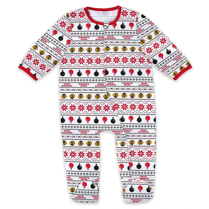 Newborn WEAR by Erin Andrews Chicago Blackhawks Allover Print Full-Zip Sleeper  Bib Christmas Set