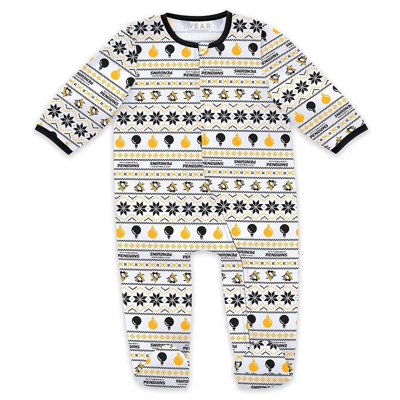 Newborn WEAR by Erin Andrews Pittsburgh Penguins Allover Print Full-Zip Sleeper  Bib Christmas Set