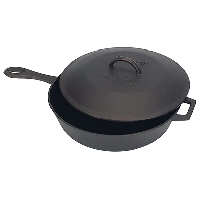 Bayou Classic® 5-qt Cast Iron Covered Skillet