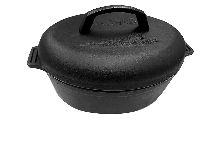 Bayou Classic 6 qt Cast Iron Oval Roaster with Lid