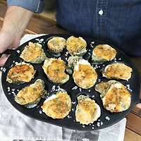 Bayou Classic Cast Iron Oyster Pan