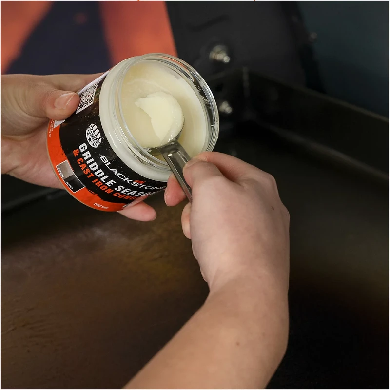 Blackstone 15.3 oz Griddle Seasoning and Cast Iron Conditioner