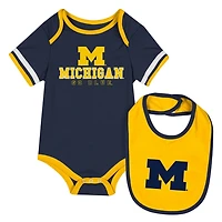 Newborn  Infant Colosseum Michigan Wolverines Bodysuit  Bib Set