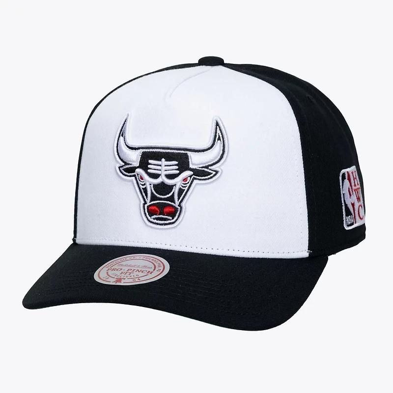 Mitchell Ness Chicago Bulls Hardwood Classics Legendary Away Pro-Pinch Adjustable Hat