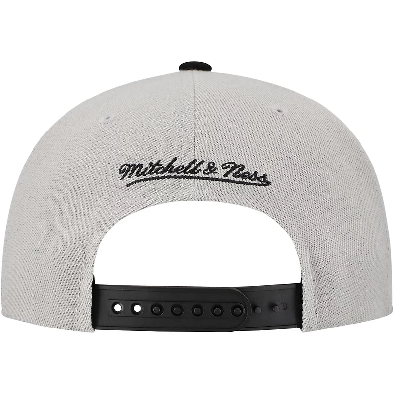 Mitchell  Ness Chicago Sox Knock Out Panel Snapback Hat