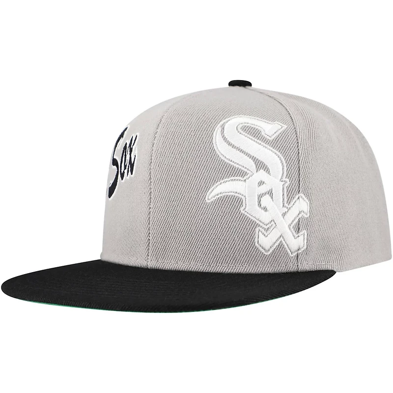 Mitchell  Ness Chicago Sox Knock Out Panel Snapback Hat