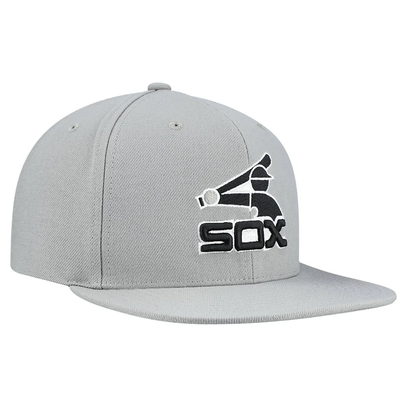 Mitchell  Ness Chicago White Sox Cooperstown Collection Basic Flip Snapback Hat