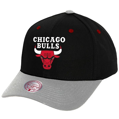 Mitchell  Ness Gray Chicago Bulls Pro Crown Adjustable Hat