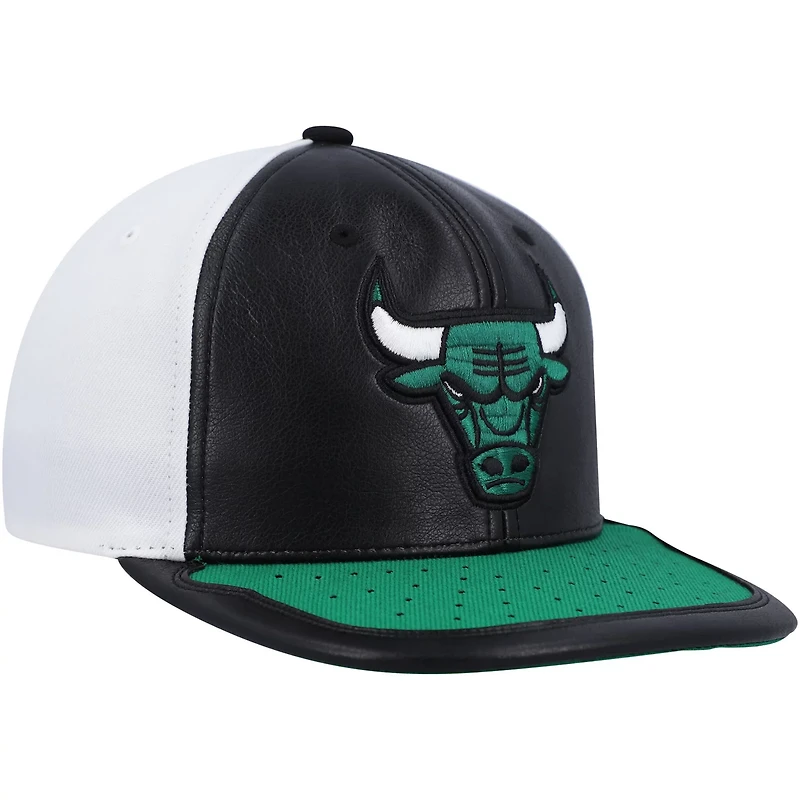Mitchell  Ness Green Chicago Bulls Day One Snapback Hat