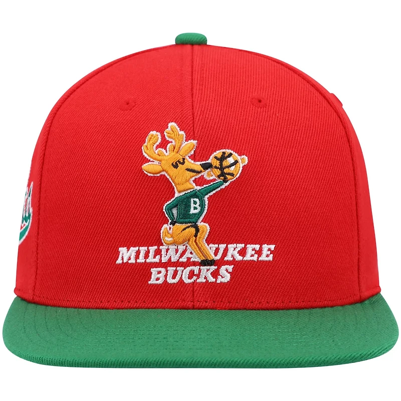 Mitchell  Ness Green Milwaukee Bucks Hardwood Classics Snapback Hat
