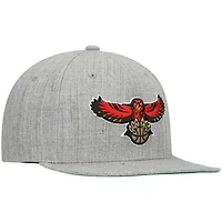 Mitchell  Ness Heathered Gray Atlanta Hawks Hardwood Classics Team 20 Snapback Hat