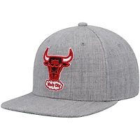 Mitchell  Ness Heathered Gray Chicago Bulls Hardwood Classics Team 20 Snapback Hat