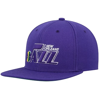 Mitchell  Ness New Orleans Jazz Hardwood Classics Team Ground 20 Snapback Hat