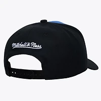 Mitchell  Ness New York Knicks Legendary Home Pro Pinch Snapback Hat