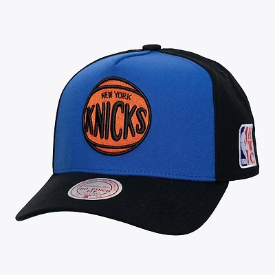 Mitchell  Ness New York Knicks Legendary Home Pro Pinch Snapback Hat