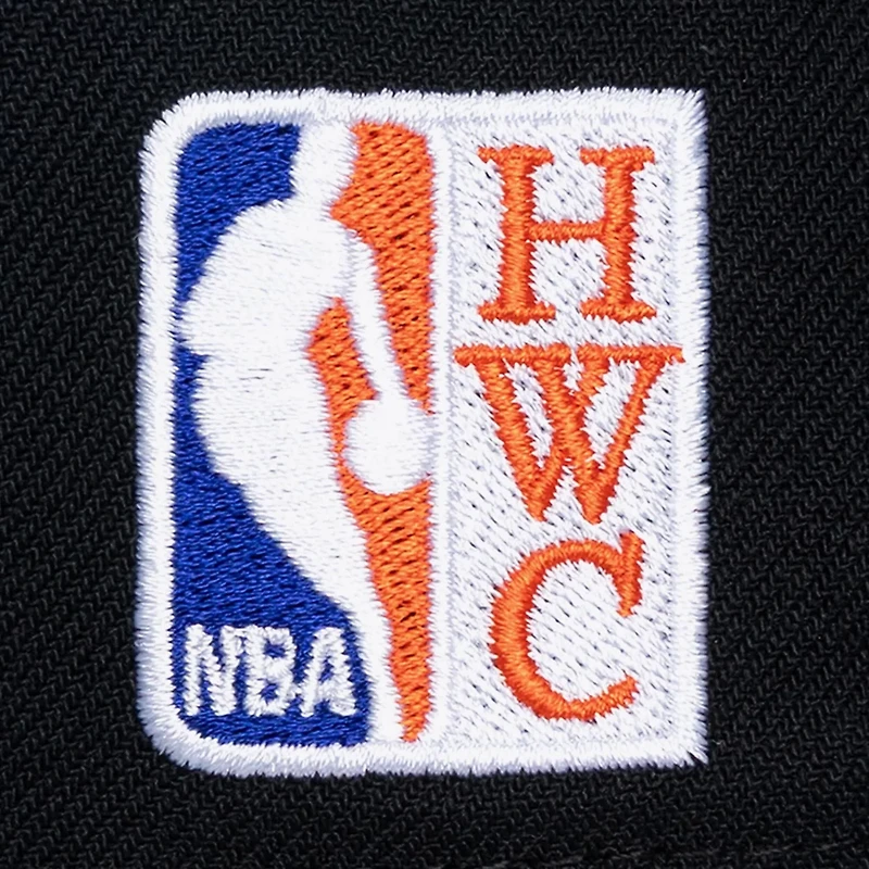 Mitchell  Ness New York Knicks Legendary Home Pro Pinch Snapback Hat