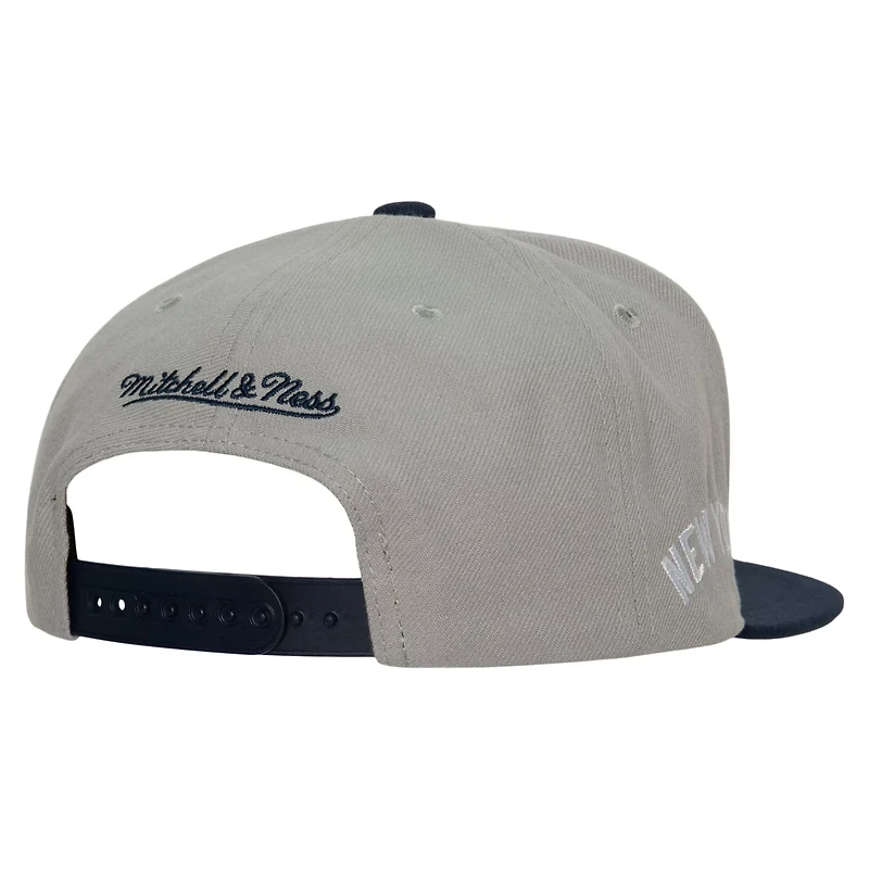 Mitchell  Ness New York Yankees Cooperstown Collection Away Snapback Hat