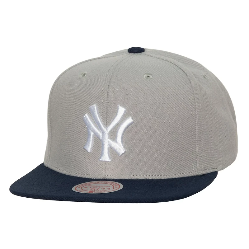 Mitchell  Ness New York Yankees Cooperstown Collection Away Snapback Hat