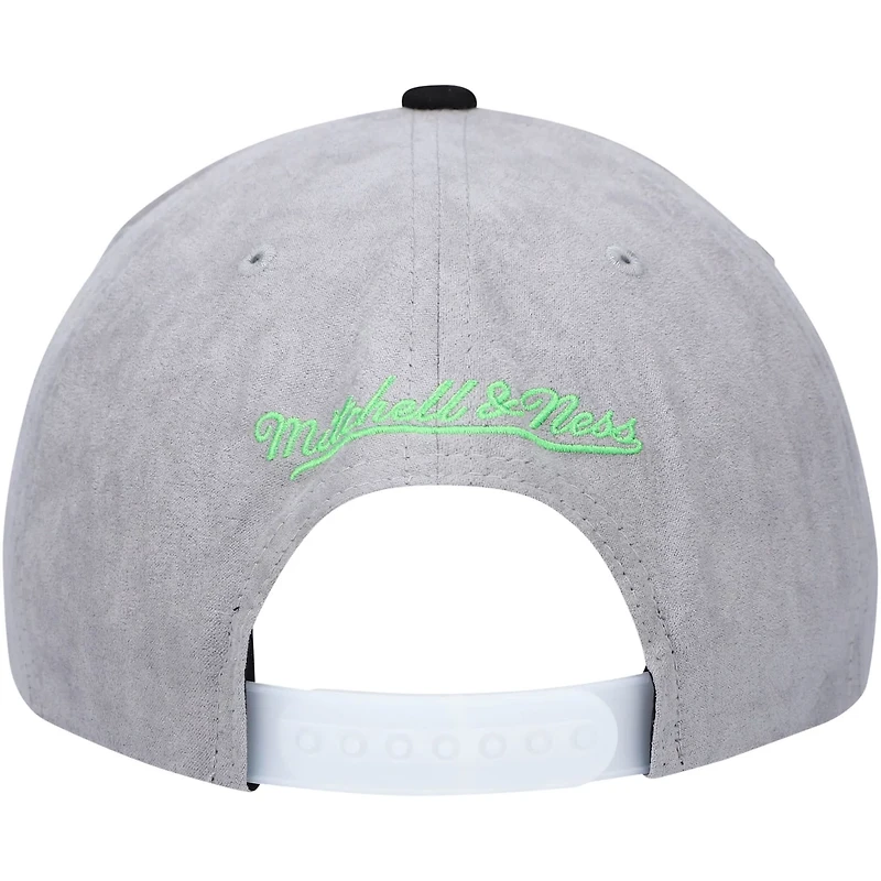 Mitchell  Ness Pink Chicago Bulls Day 5 Snapback Hat