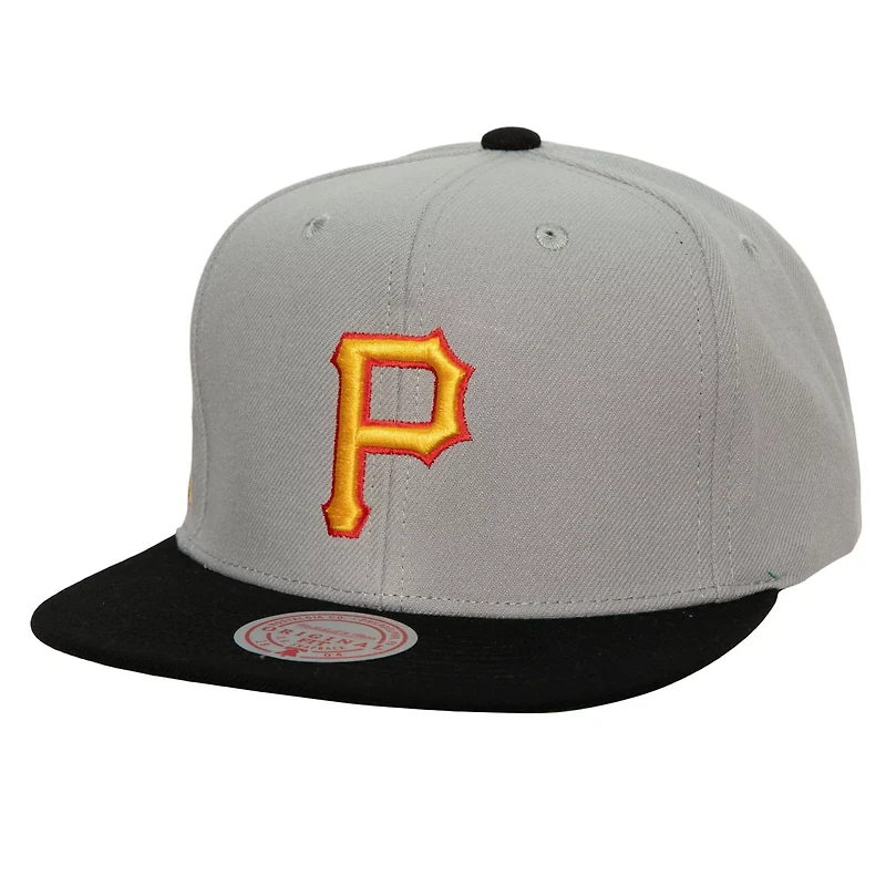 Mitchell  Ness Pittsburgh Pirates Cooperstown Collection Away Snapback Hat