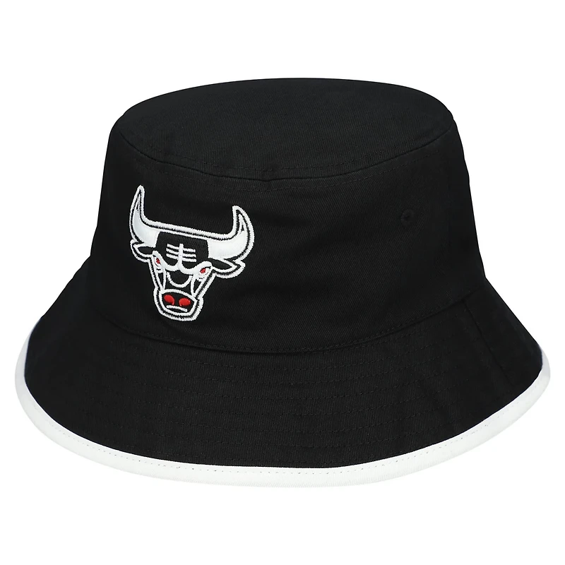 Mitchell  Ness Red Chicago Bulls Flip It Reversible Bucket Hat