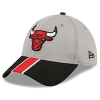 New Era / Chicago Bulls Striped 39THIRTY Flex Hat