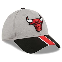 New Era / Chicago Bulls Striped 39THIRTY Flex Hat