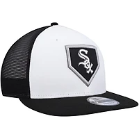 New Era /Black Chicago Sox 2022 Clubhouse Trucker 9FIFTY Snapback Hat