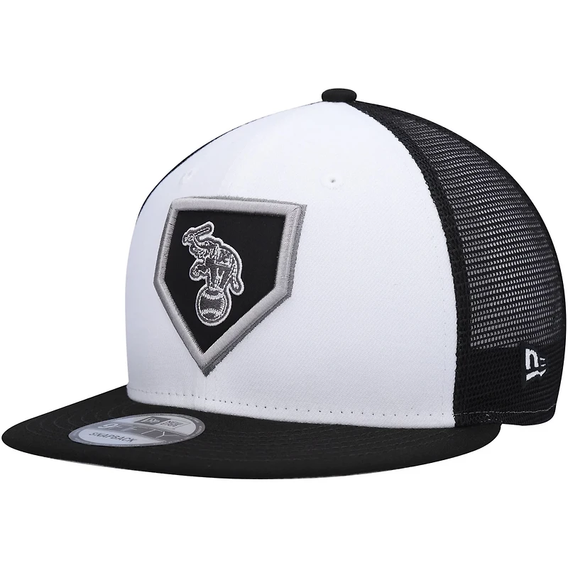 New Era /Black Oakland Athletics 2022 Clubhouse Trucker 9FIFTY Snapback Hat