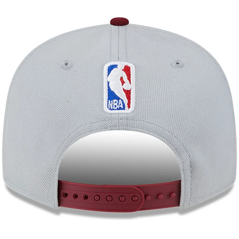 New Era /Wine Cleveland Cavaliers Tip-Off Two-Tone 9FIFTY Snapback Hat