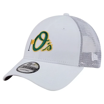 New Era Baltimore Orioles Flag 9FORTY Trucker Adjustable Hat