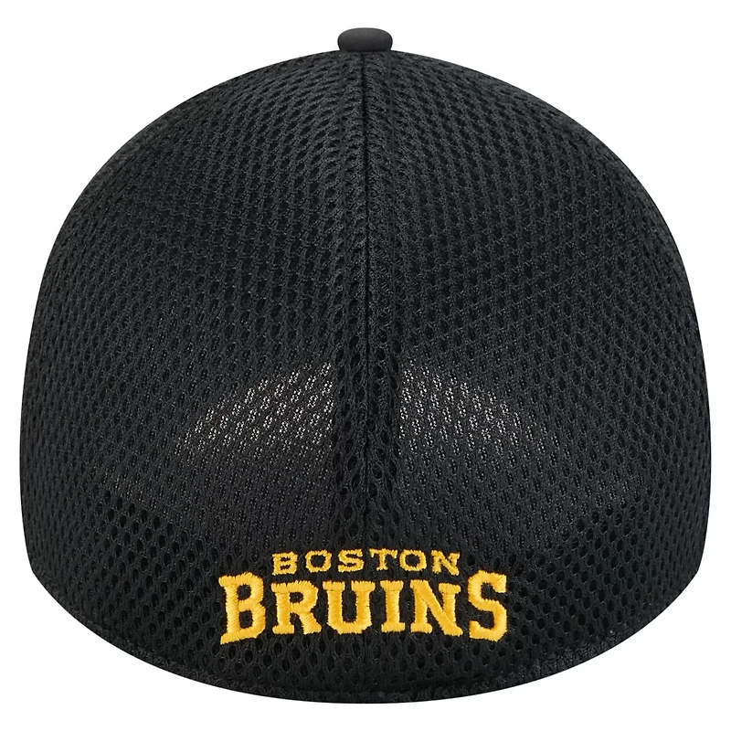 New Era Boston Bruins Linear Featherweight 39THIRTY Flex Hat