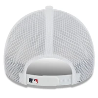 New Era Boston Red Sox 2026 Batting Practice Apex 9FORTY Adjustable Trucker Hat
