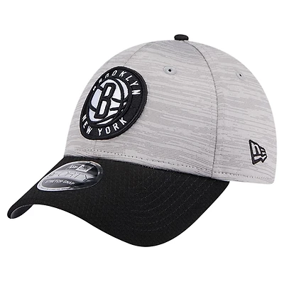 New Era Brooklyn Nets Active Digi-Tech Two-Tone 9FORTY Adjustable Hat