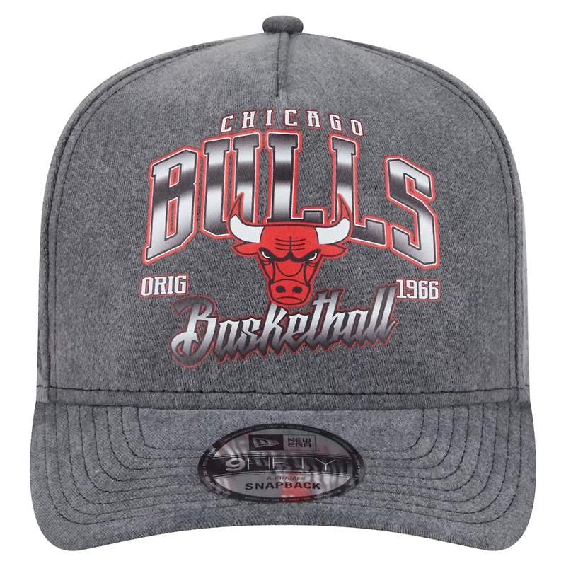 New Era Chicago Bulls Throwback Washed Pre-Curved 9FIFTY Snapback Hat