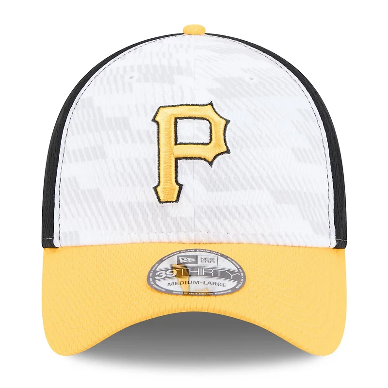 New Era Gold Pittsburgh Pirates 2025 MLB Clubhouse 39THIRTY Flex Hat