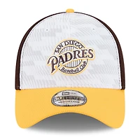 New Era Gold San Diego Padres 2025 MLB Clubhouse 39THIRTY Flex Hat