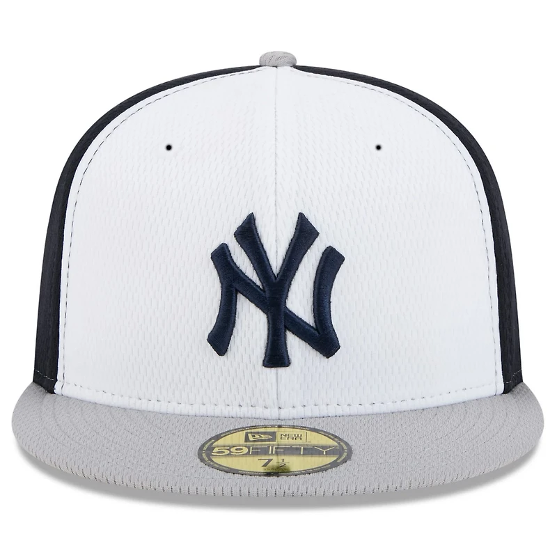 New Era Gray New York Yankees 2025 MLB Clubhouse 59FIFTY Fitted Hat