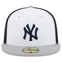 New Era Gray New York Yankees 2025 MLB Clubhouse 59FIFTY Fitted Hat