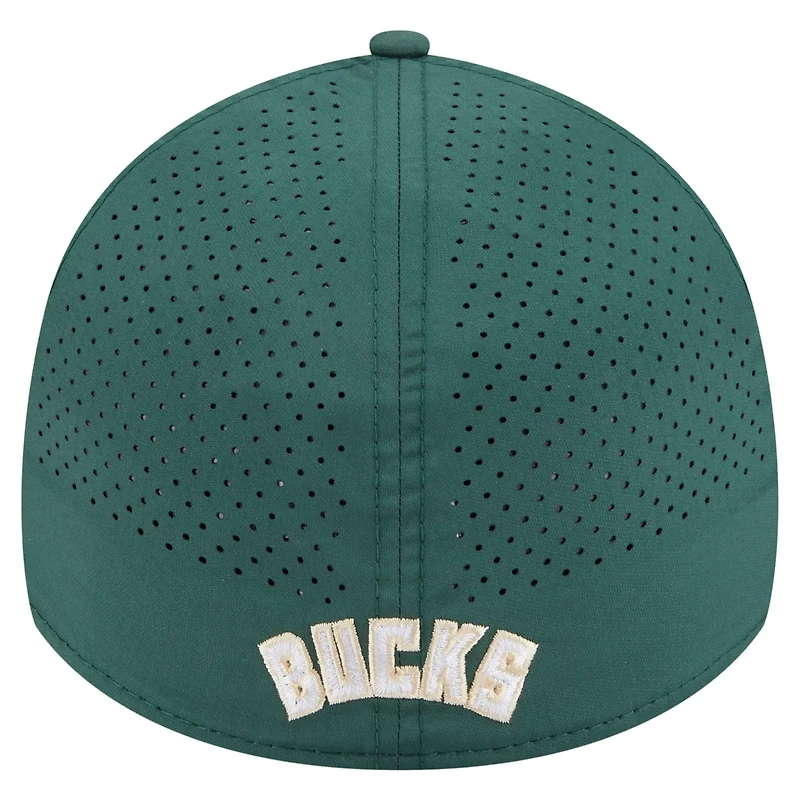 New Era Hunter Milwaukee Bucks Featherweight Poly Rope Flex 39Thirty Hat