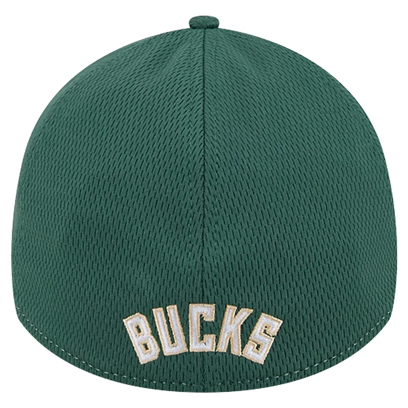 New Era Hunter Milwaukee Bucks Two-Tone 39THIRTY Flex Hat