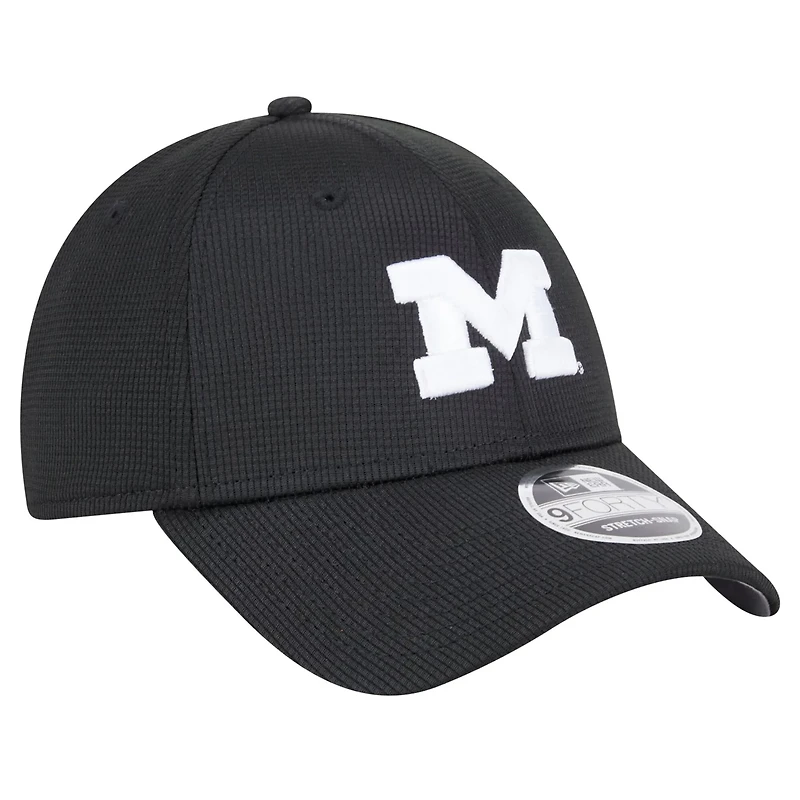 New Era Michigan Wolverines Pivot 9FORTY Stretch-Snap Adjustable Hat