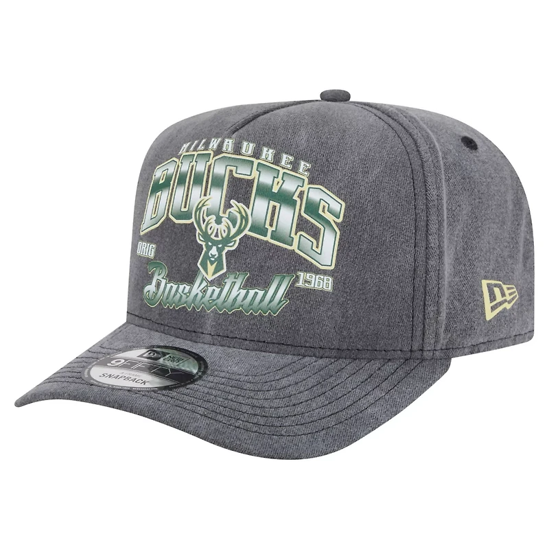 New Era Milwaukee Bucks Throwback Washed Pre-Curved 9FIFTY Snapback Hat